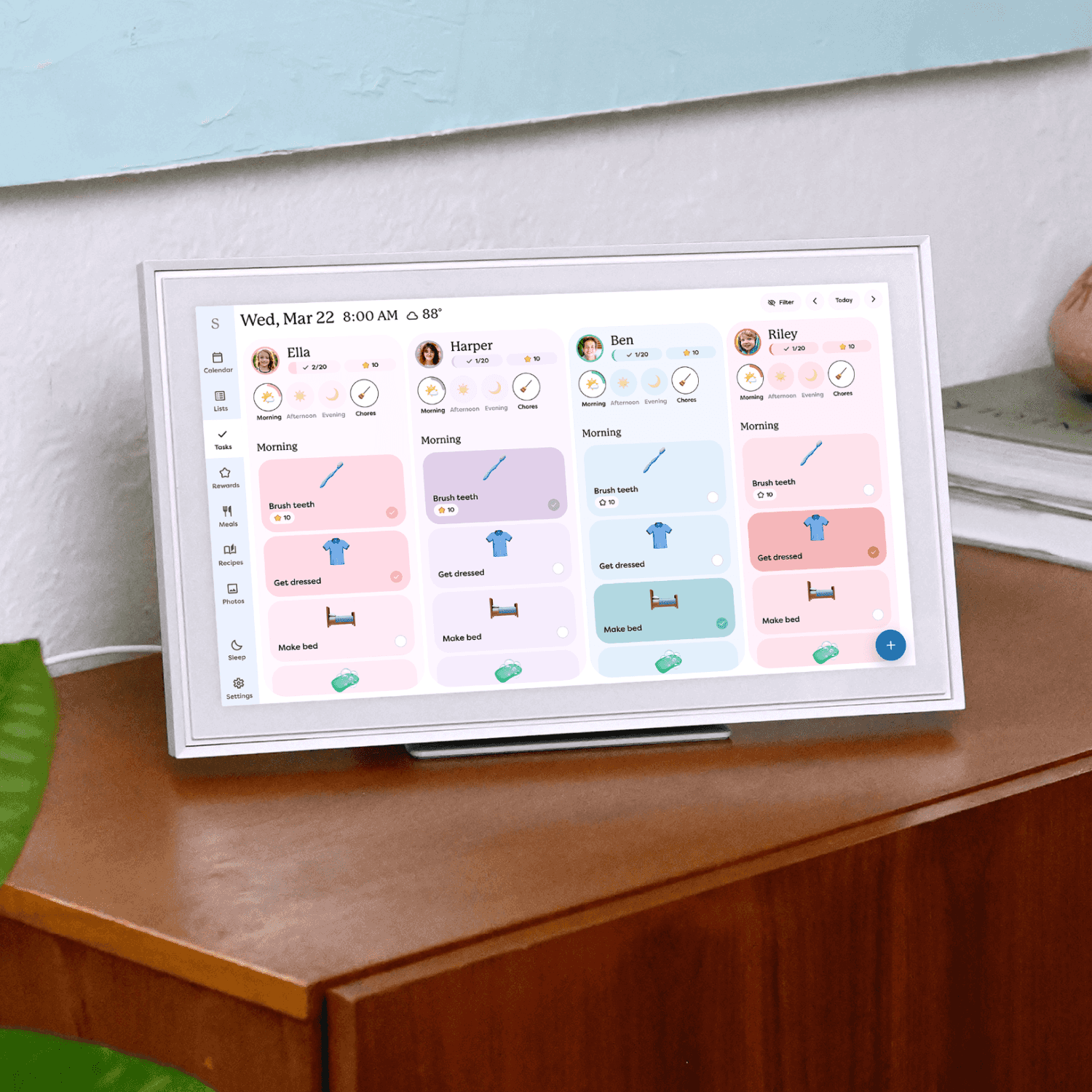 Skylight Calendar showing standard features